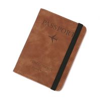 Porte-passeport en cuir classique personnalisable avec RFID |   Portefeuille pour homme avec étiquette de bagage de voyage effet vieilli (réutilisable)