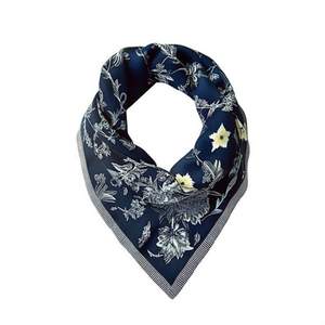 Sciarpa triangolare Zhihao 135x60 cm con stampa floreale per donna, accessorio di moda multifunzionale - Product Image 1