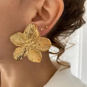 Vintage declaración de acero inoxidable 18K oro perla mariposa flor Stud pendientes mujeres piedra Natural Clip en pendientes joyería