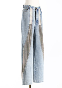 Pantalones de mujer de cintura alta y pierna ancha, vaqueros con diseño de rejilla hueca, perforaciones láser y diamantes incrustados, con lavado sostenible - Product Image 3