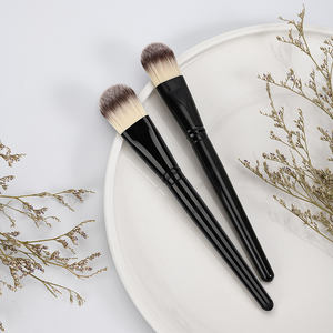 2025年最新トレンド フラットファンデーションブラシ、滑らかで柔らかい合成毛、ウッドハンドル付きフェイスマスクアプリケーター - Product Image 6