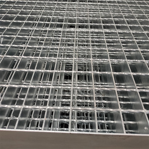 Grille en acier au carbone galvanisé de haute qualité pour plateformes de sol industrielles, systèmes de drainage - Couvercles de grilles d'évacuation - Product Image 3