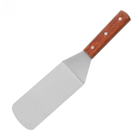 Kookspatel van roestvrij staal met houten handvat, geschikt voor het bakken van steaks, teppanyaki en barbecue.