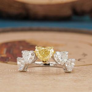 แหวนเพชรระยิบระยับจากคอลเลกชันเครื่องประดับชั้นเลิศ ออกแบบมาเพื่อแสดงความงาม ความเปล่งประกาย และความร้อนแรง - Product Image 6