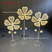 Arrangements lumineux décoratifs en acrylique pour allée de mariage, scène et guide de chemin en forme de pivoine