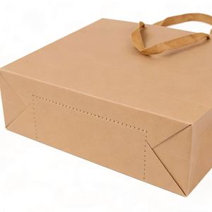 Sacs en papier kraft avec poignée à cordon personnalisés avec logo, recyclables, adaptés aux boutiques, aux cadeaux et aux achats promotionnels - Product Image 3