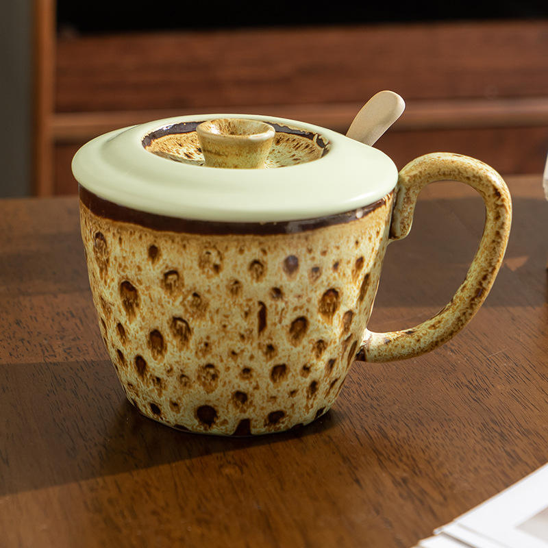 Tasse cuite au four à motif léopard vert avec couvercle et cuillère