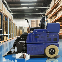Tour électrique sur la machine industrielle de grattoir de plancher