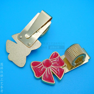 Pinzas para corbatas de metal con diseño de lazo rojo esmaltado de 45 mm para papelería y uso casual - Product Image 3