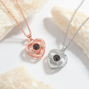 Collar con Colgante de Piedra de proyección de <span class=keywords><strong>cien</strong></span> <span class=keywords><strong>idiomas</strong></span>, <span class=keywords><strong>te</strong></span> <span class=keywords><strong>amo</strong></span>, collar de piedra de proyección de corazón hueco, regalos para mujeres - Product Image 3