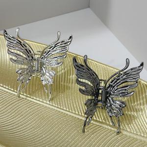 กิ๊บติดผมรูปผีเสื้อสีเงินขนาดใหญ่ แข็งแรง ทนทาน สำหรับ<span class=keywords><strong>ผม</strong></span>บางและ<span class=keywords><strong>ผม</strong></span>หนา เครื่องประดับแฟชั่นสำหรับผู้หญิง - Product Image 2