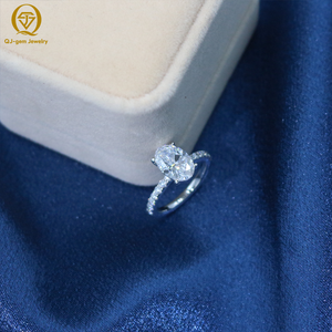 Bague de mariage personnalisée en or 18 carats avec diamant ovale classique taillé en demi-coupe, couleur D haute clarté, certifié IGI - Product Image 4