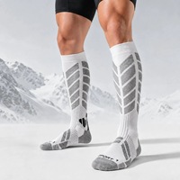 Chaussettes de compression sportives mi-hautes Left Right Fit avec coussinets de talon 3D