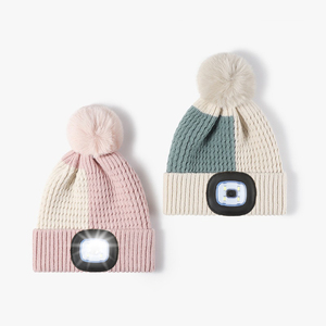Led Pom <span class=keywords><strong>Beanie</strong></span> Nhà Máy Ấm Đôi Màu Khối Đan Hat Với Ánh Sáng Và Fluffy <span class=keywords><strong>Top</strong></span> Bóng Cho Ngoài Trời Chạy Trống LED <span class=keywords><strong>Beanie</strong></span> - Product Image 1