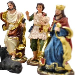 Set Presepe con Figure Natalizie Moderne <span class=keywords><strong>in</strong></span> Poliresina Mangiatoia Bambino Gesù Set da 11 Pezzi - Product Image 2