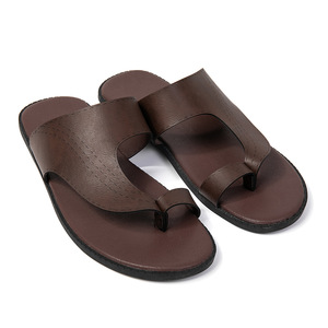 Tongs en cuir véritable pour hommes, semelle extérieure en caoutchouc souple, sandales d'été pour l'extérieur, design à bout ouvert - Product Image 3