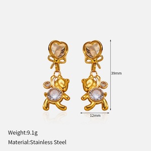 Boucles d'oreilles créoles classiques en acier inoxydable plaqué or pour femmes, design ours en zircon, pour anniversaire - Romantique, tendance, luxe haut de gamme - Product Image 3