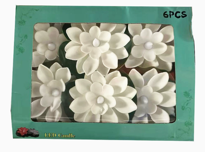 Petites fleurs de lotus blanches, lumières jaunes