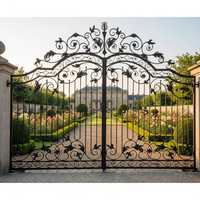 Portes automatiques battantes en fer forgé sur mesure pour entrée et allée de villa, usage extérieur, durables, écologiques, avec moteurs électriques