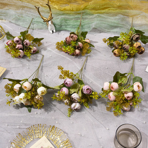 Capullos de Rosa Artificiales, 8 Cabezas por Ramo, Flor de Seda, Capullos de Té Otoñales para Decoración del Hogar, Accesorios de Fotografía - Product Image 1