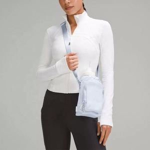 Échantillon Gratuit - Sac Isotherme à Bandoulière BSCI 2L pour Bouteille d'Eau, en Nylon, pour Sport, Pochette Hydro, Sac Bandoulière Isotherme pour Bouteille d'Eau Enfant - Product Image 6