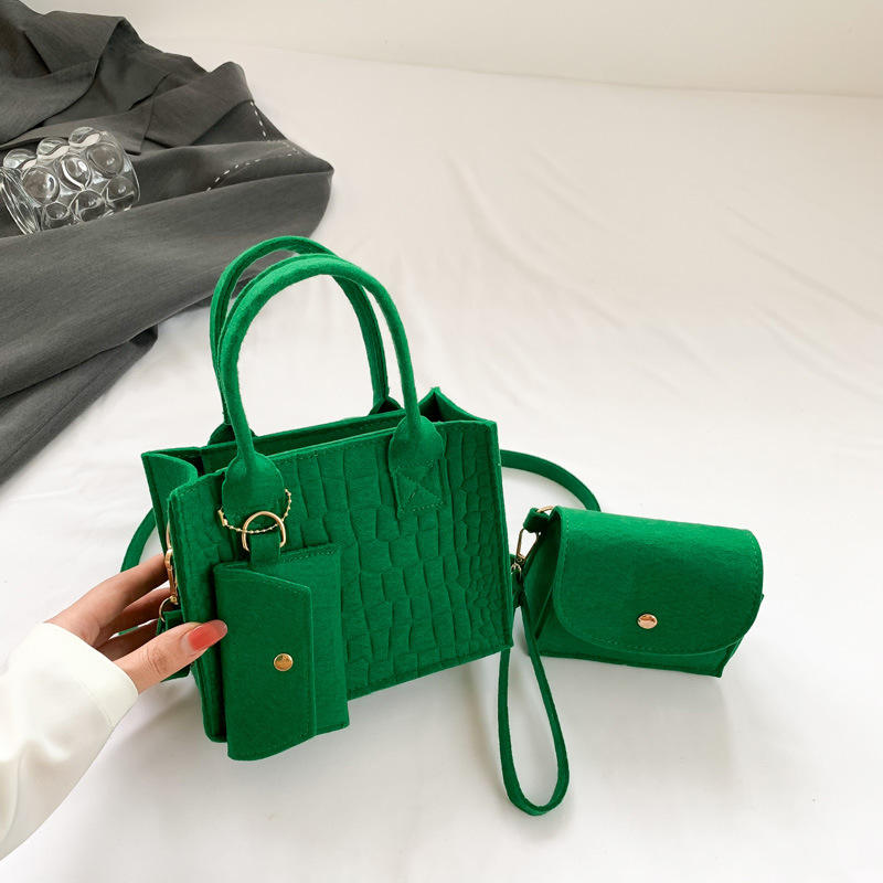 สีเขียว