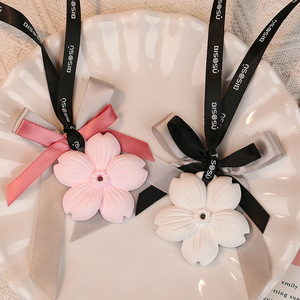 Nuovi Deodoranti per Armadio in Gesso Aromaterapico, Profumatori per Casa, Camera da Letto, Stanza delle Ragazze, Incenso per Auto, Camelia Espandibile - Product Image 1