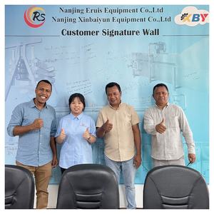 Ganchos colgantes para <span class=keywords><strong>matadero</strong></span> de aves de corral Eruis con ruedas de goma Equipo esencial de matanza para línea de matanza de pollos - Product Image 6