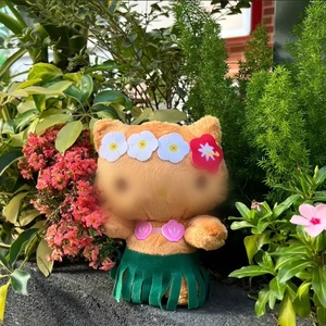 Peluche Sanrioss da 20 cm (8 pollici) della serie Hawaiian Cat, 50° Anniversario, in cotone PP, morbido, a forma di coperta da spiaggia, animale di peluche - Product Image 1