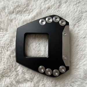 Putter de golf pour droitier à poids équilibré, technologie Zero Torque, tête en acier inoxydable forgé, faible MOQ, logo personnalisé, professionnel - Product Image 1