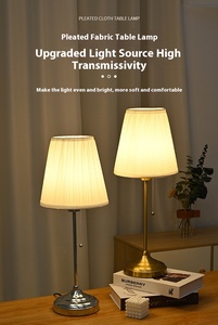 Chambre à coucher dorée moderne à côté de la chaîne de lecture Abat-jour en tissu Rétro Lampadaires de table Luminaires - Product Image 6