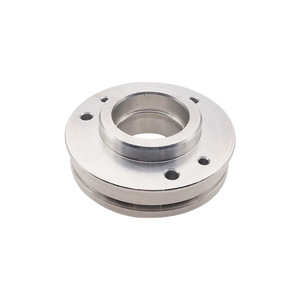 Brida ADB Edinburgh de 100 mm de aluminio mecanizado y pulido para tuberías - Product Image 4