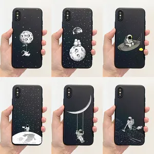 Cartoon astronautl Phone Case for iPhone 13 Pro 12 11 Pro Xs X XR Max 8 7 SE Snow Silicone Cases Soft Black Cover