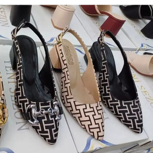 Zapatos de Mujer con Hebilla, Diseño Abierto en la Parte Trasera, Zapatos Artificiales con Patrón de Gamuza, Zapatos Casuales de 3 cm, Hechos en Turquía, Tallas 36-40 - Product Image 1