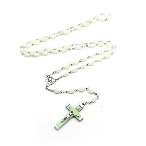 Petit collier de prière en perles ovales lumineuses de 4*6 mm, croix, perles de prière, cadeaux de mariage, export direct d'usine, vente en gros - Product Image 5