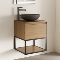 Meuble-lavabo mural en PVC pour salle de bain, avec cadre en métal noir, vasque en céramique, armoire aspect bois, ensemble compact pour hôtel, suite d'appartement