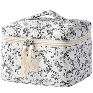 Grande trousse de maquillage de voyage pour femmes, trousse à cosmétiques en coton matelassé à fleurs - Product Image 2