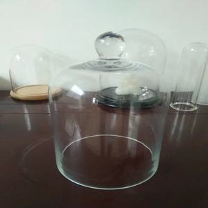 Cloche en verre borosilicate soufflé à la main, transparente, anti-poussière, avec base en bois, pour terrarium - Vente en gros - Product Image 1