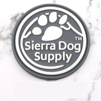Vente en gros PVC souple Logo 3D gaufré Etiquettes de vêtement en silicone par transfert de chaleur Décoration en dentelle Patchs brodés thermocollants en caoutchouc