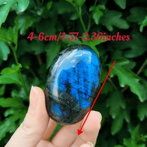 Venta al por mayor, piedra de Palma de luz de luna azul, piedra de cristal natural en bruto para otras artesanías de cristal, alrededor de 16 piezas por <span class=keywords><strong>kilo</strong></span> - Product Image 3