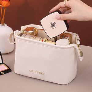 Nouvelle trousse de toilette compacte pour femme, résistante à l'eau, en PU durable, de grande taille, de qualité supérieure, portable, pour le voyage, avec poignée souple et fermeture éclair - Product Image 4
