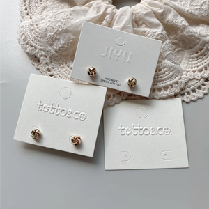 Empaque de Papel con Logotipo Personalizado para Pendientes y Collares, Diseño de Algodón, Estampado Dorado Hueco, Tarjeta de Exhibición de Joyería Artesanal - Product Image 3