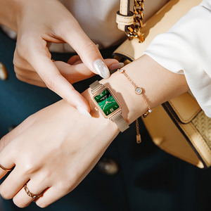 Montre-bracelet à quartz pour femmes, mode, silicone avec boîtier carré en alliage, épaisseur de 6 mm, cadran en verre - Product Image 1