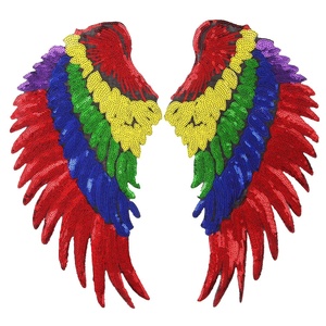 Mới Đến Lớn Phim Hoạt Hình Đầy Màu Sắc Sequin Cánh 3D Vòng Chenille Vải Các Bản Vá Lỗi Thân Thiện Với Môi Sắt Trên Quần Áo Phụ Kiện - Product Image 1