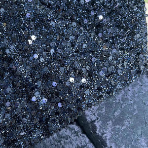 Venta al por mayor 100% poliéster urdimbre tejido carnaval lentejuelas telas patrón impreso lentejuela para niñas ropa de dormir equipaje para sofá uso - Product Image 1