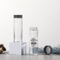 Pot à boisson en verre transparent de 137 ml avec couvercle noir mat pour l'eau, les jus et les boissons infusées