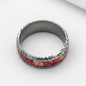 Nouvelle conception tendance, bande en acier damas avec incrustation d'<span class=keywords><strong>opale</strong></span> rouge et feuille d'or de 8 mm, bagues de fiançailles, de mariage et de fête pour hommes et femmes, cadeau - Product Image 2