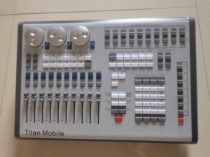 <span class=keywords><strong>Console</strong></span> de Contrôle d'Éclairage MISS DMX 512, Commutateur Manuel, 100-220V, Garantie 2 Ans, 4.7kg, Titan Mobile Chine - Product Image 2