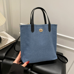 Nouveau Sac Fourre-tout en Jean Grande Taille 2026, Sac Bandoulière Rétro avec Logo Métallique, Sac Seau Zippé en PU Souple Grande Capacité, Mignon et Tendance - Product Image 1