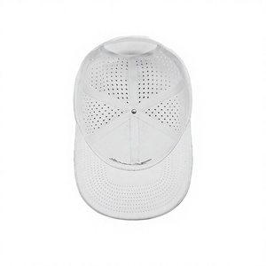 Gorra Trucker Blanca de 6 Paneles con Logotipo Bordado Rojo Ajustable, para las Cuatro Estaciones, Fabricada en Vietnam, Ropa Urbana de Alta Calidad - Product Image 4